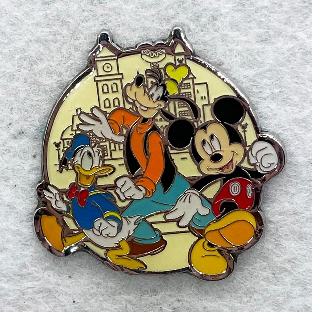 🔮 5/$25 Disney Donald Goofy And Mickey Walking Pin